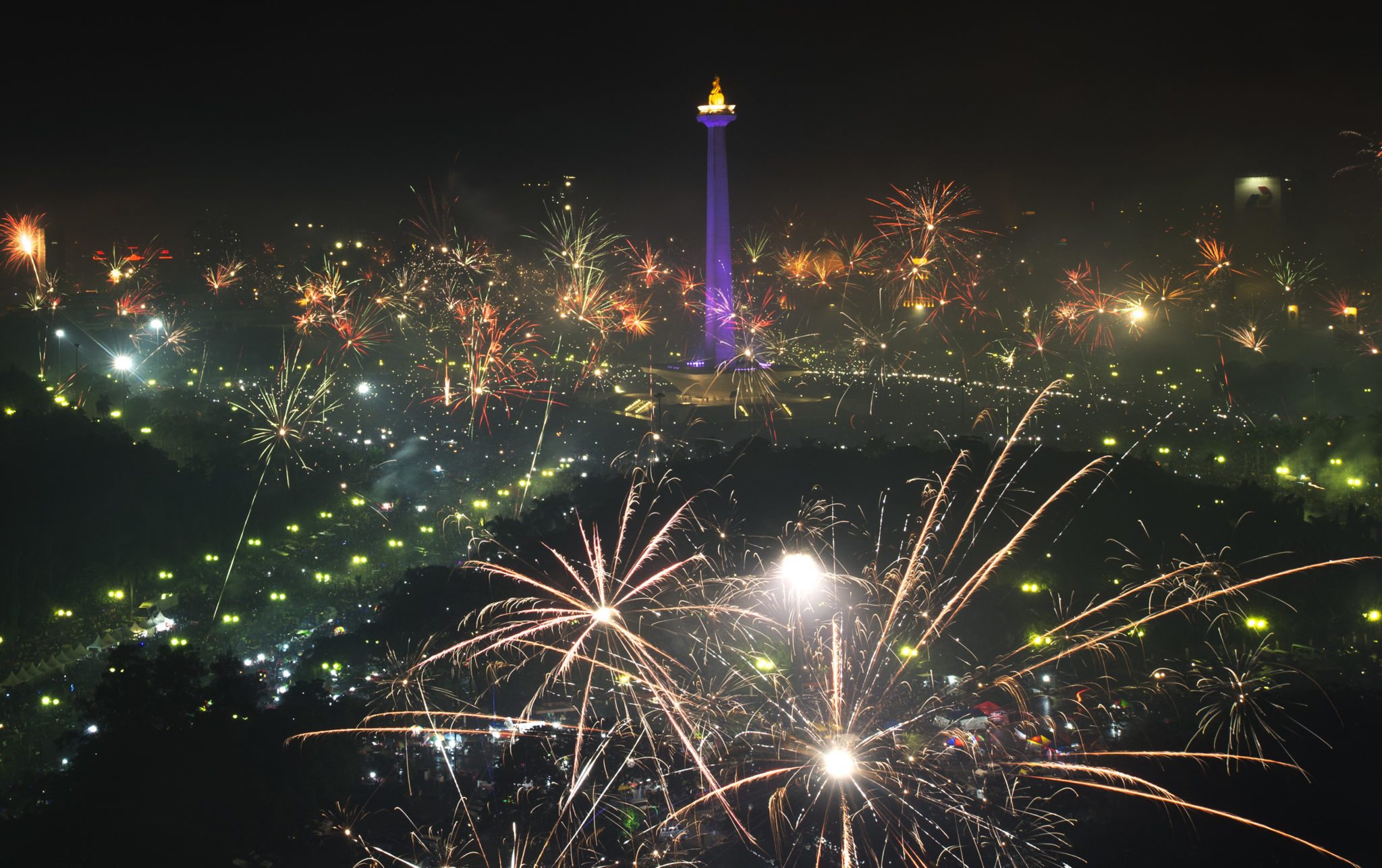 5 Kebiasaan Orang Indonesia yang Pasti Dilakukan Saat Tahun Baru