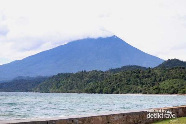 tempat wisata lampung pantai piabung