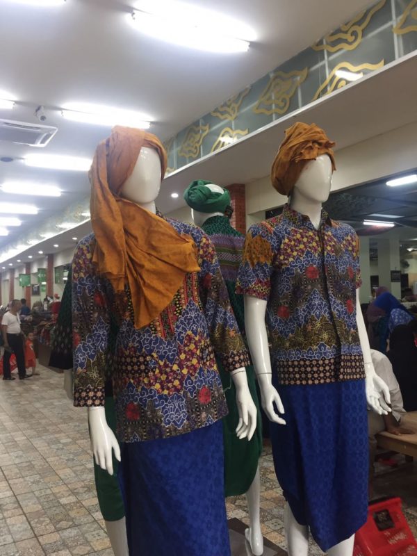 Berkunjung Ke Pusat Sentra Batik Trusmi Cirebon Bikin Ketagihan