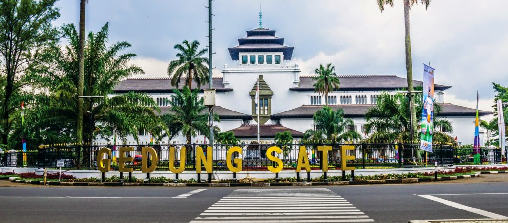 Secuil Nostalgia Yang Membuatmu Selalu Ingin Kembali Lagi Ke Bandung