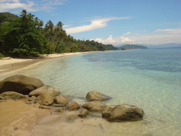 5 Wisata Pantai Sulawesi Tengah yang Bisa Mengalahkan Bali