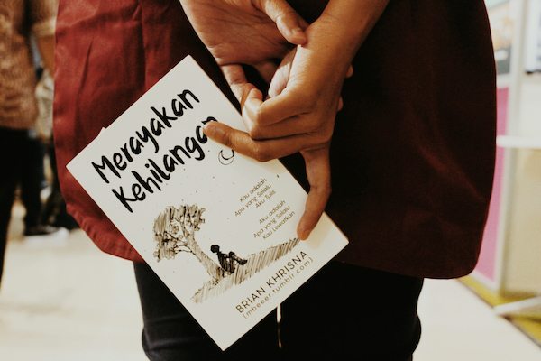 Inilah 4 Buku Yang Wajib Kamu Baca Saat Patah Hati