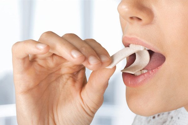 cara menghilangkan bau pete di mulut