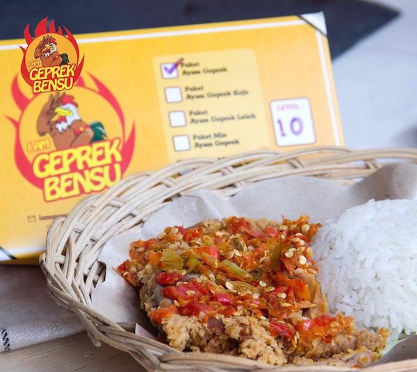 7 Sajian Ayam Geprek di Jakarta yang WAJIB Kamu Coba!