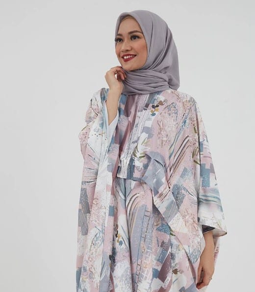 20 Model Baju  Muslim Wanita  Terbaru yang Modis dan Modern