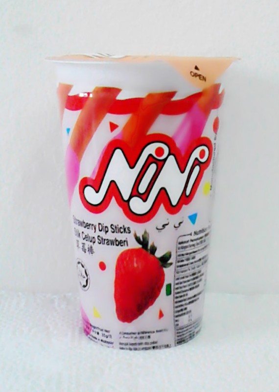 NiNi Strawberry Dip Sticks