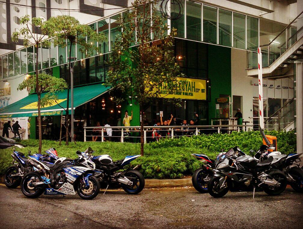 Exterior of restaurant with bikes parked in front