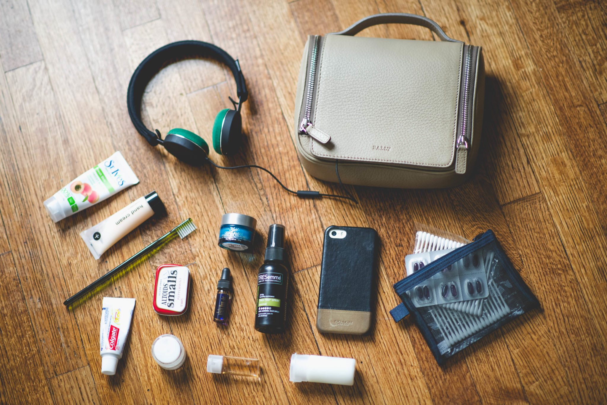8 Travel Essentials Under â‚±400 To Survive Your Vacation-Gone-Wrong