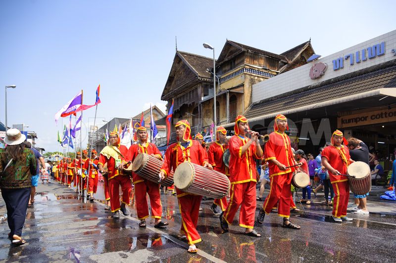 opening-of-the-2015-chiang-mai-songkran-festival_7341573