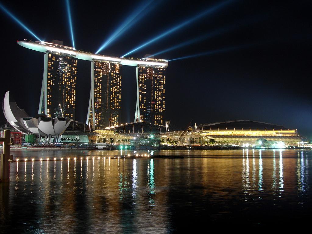15 Budget-Friendly Offbeat Things To Do in Singapore at Night