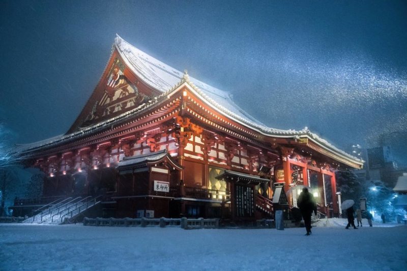 Asakusa temple during snow strom in Tokyo