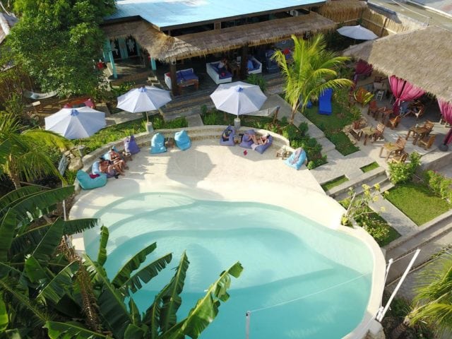 wae-molas-hotel-pool