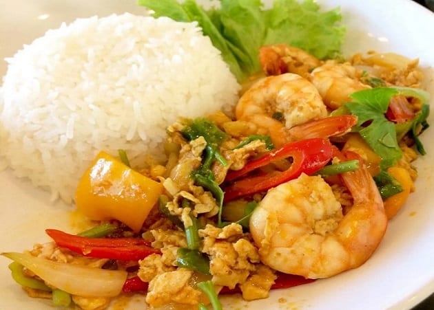 มื้อเที่ยงกินอะไรดี แนะนำ 12 ไอเดียข้าวจานเดียว อร่อยง่ายสไตล์จานด่วนแบบไทย