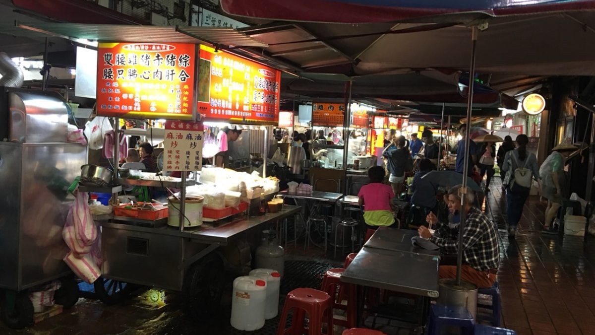 吃到痛風也無悔！台北雙城街晴光市場美食推薦，在地小吃精選不斷電